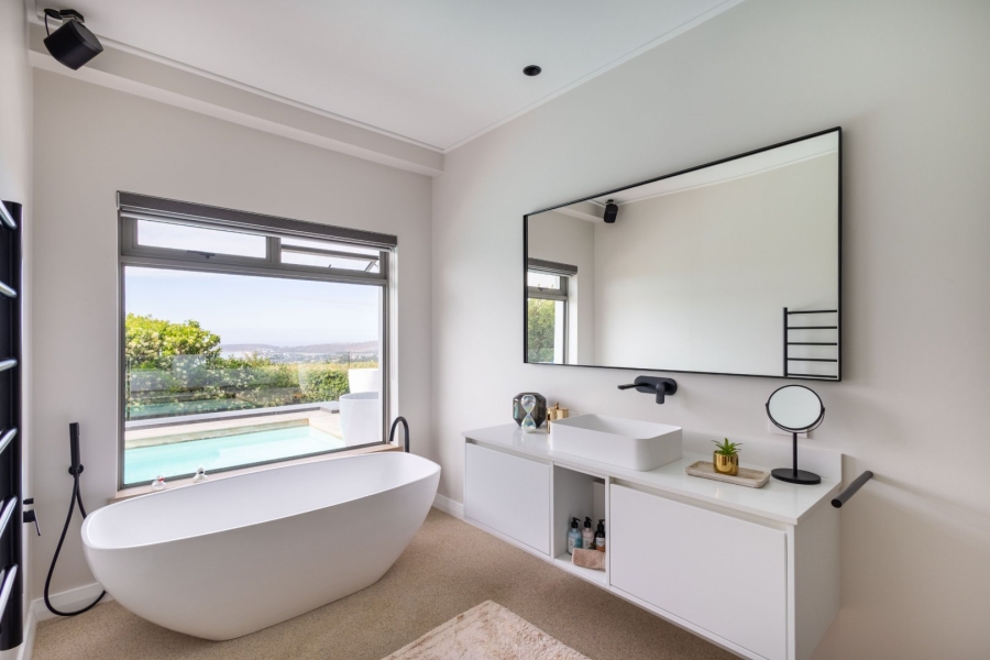 6 Bedroom Property for Sale in Cutty Sark Western Cape